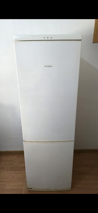 Frigorífico + forno e placa elétrica + máquina de lavar loiça + máquina de lavar roupa