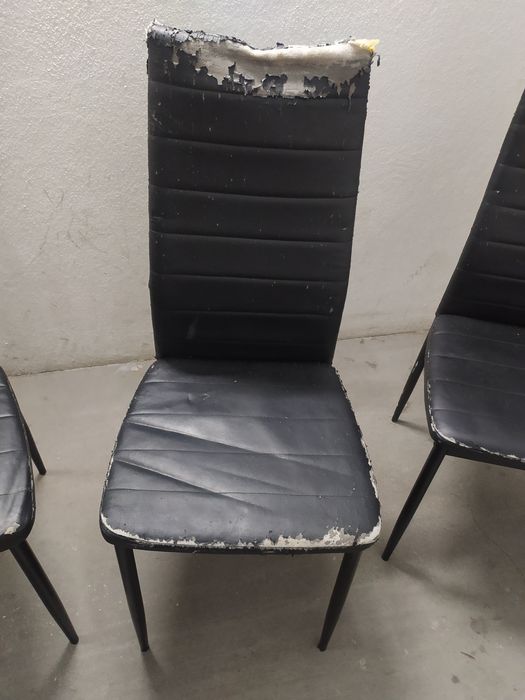 3 Cadeiras danificadas64584767953410122