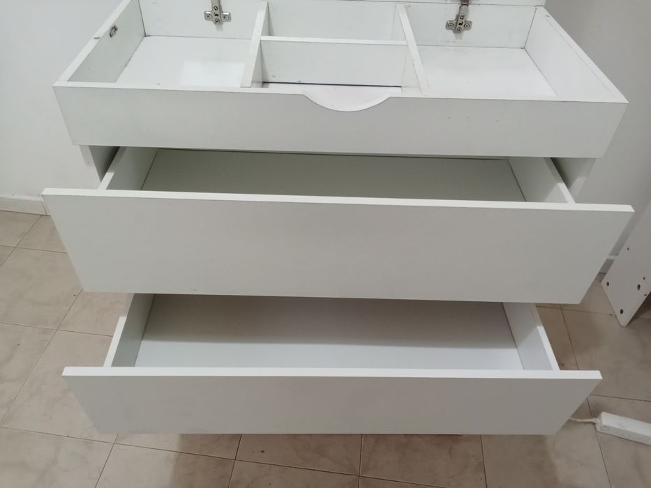 Cómoda com toucador