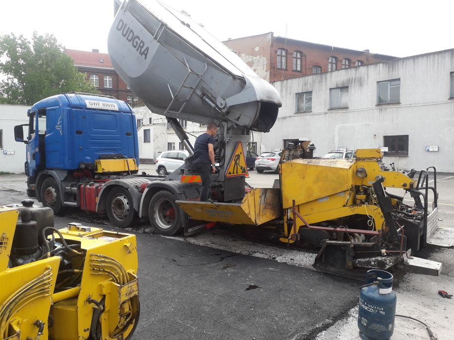 Asfalty usługi  asfaltowe i wynajem rozściełacza,