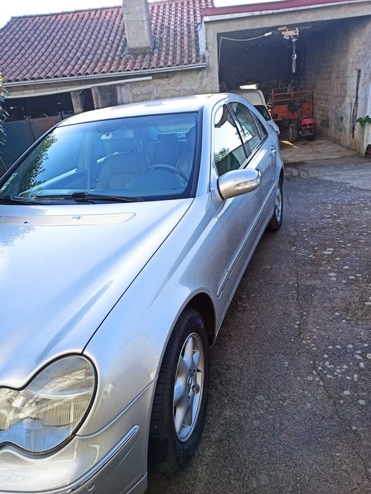 Vendo Mercedes C.220 CDI — photo 2