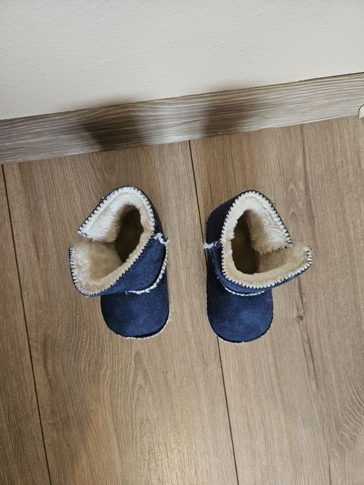 Buty niechodki botki niemowlęce ocieplane futerkiem 6-12m 12cm 18-19