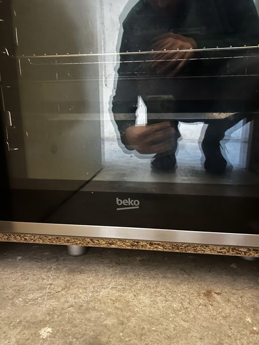 Forno Elétrico Encastrável BEKO – Muito pouco uso