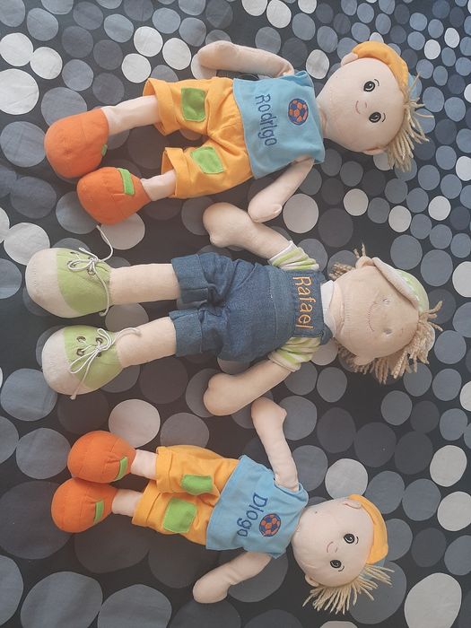 Varios peluches em bom estado