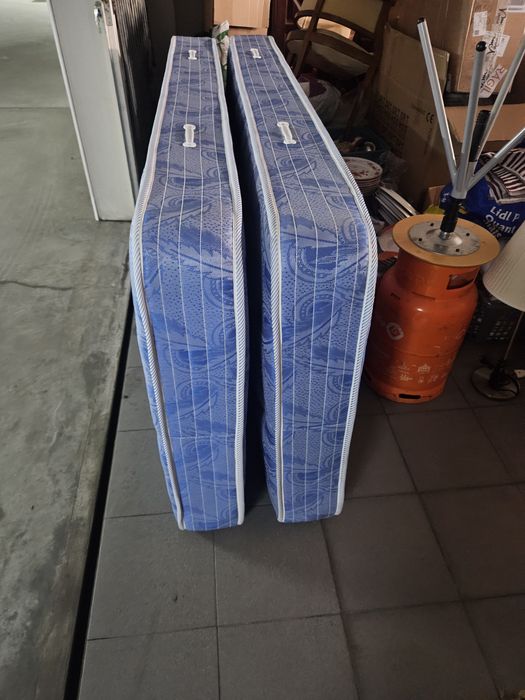 Colchao antigo mas com pouco uso - 90x175