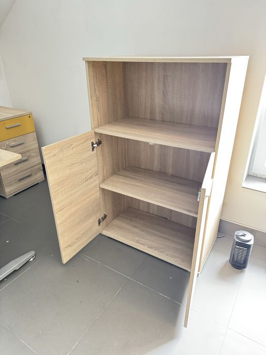 Zestaw mebli biurowych- biurko narożne + kontener + regał - stan bdb