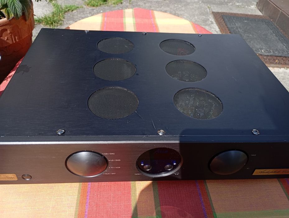 Wzmacniacz stereo Cairn.