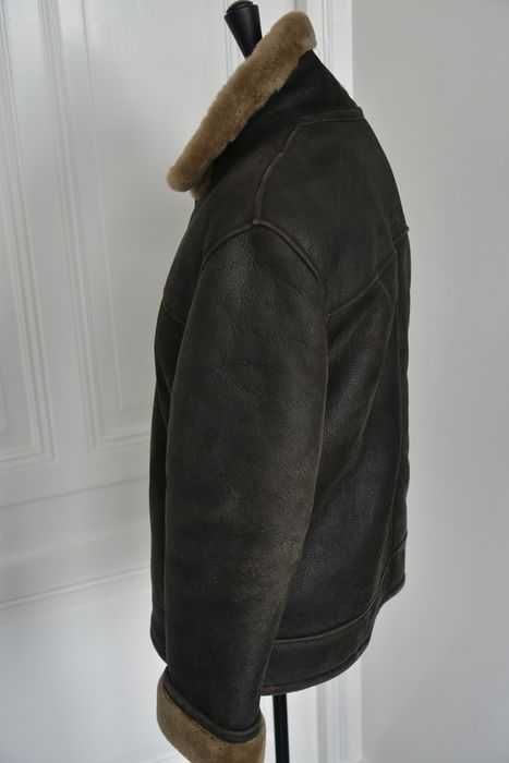 Blusão estilo aviador em pele de ovelha