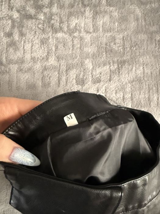 Продам шкіряну спідницю