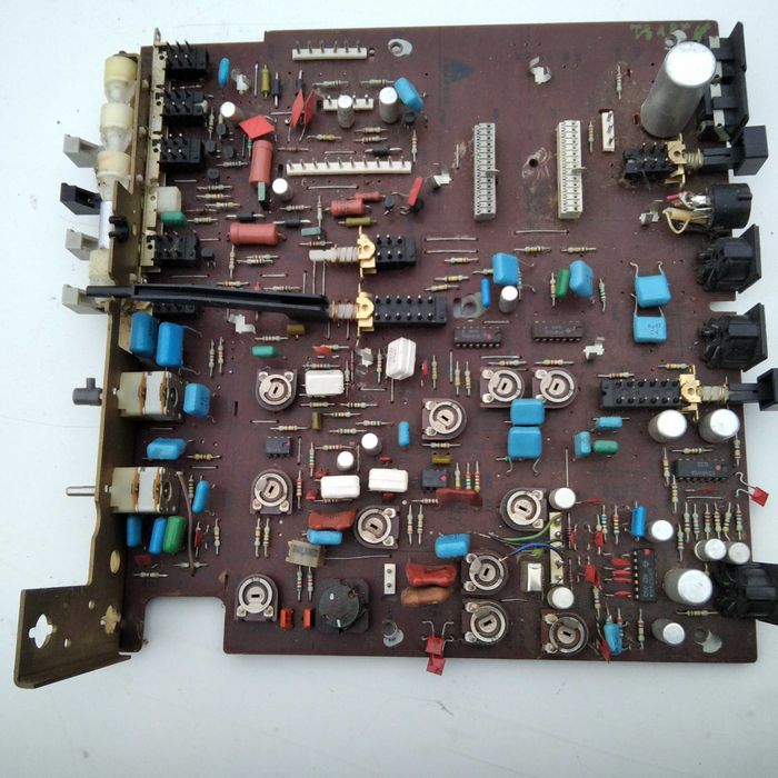 Шасі-плати від цвітного Тв і другі..