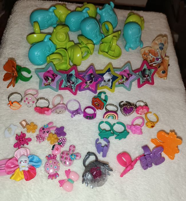 Kinder Surprise - кольца, браслеты, аксессуары для кукол