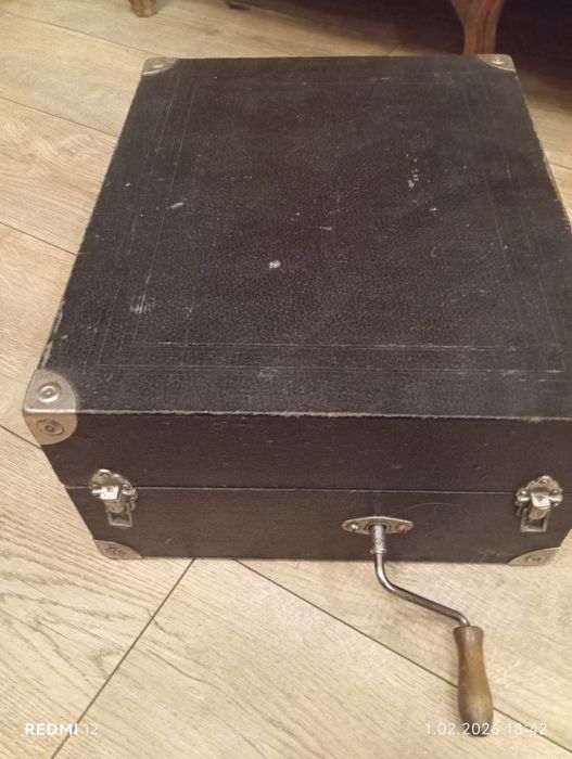 Patefon przenośny Lindex lata 30