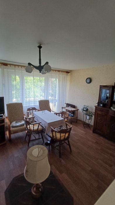 Mieszkanie 58 mkw, balkon, 1 piętro, kw, w Piotrkowie.