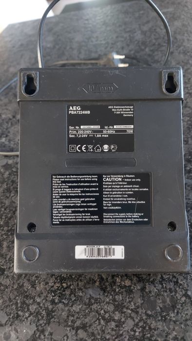 Ładowarka AEG PBA7224MB