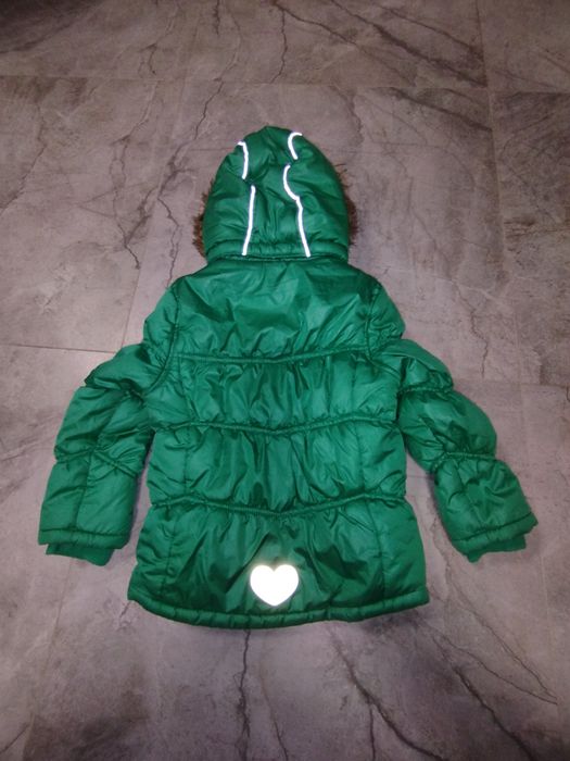 Куртка на дівчинку, розмір 110