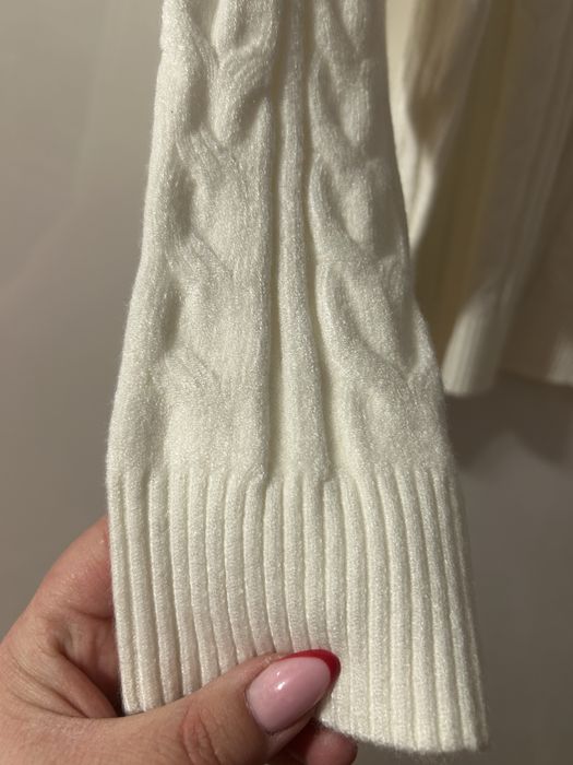 Śliczny biały sweter XL
