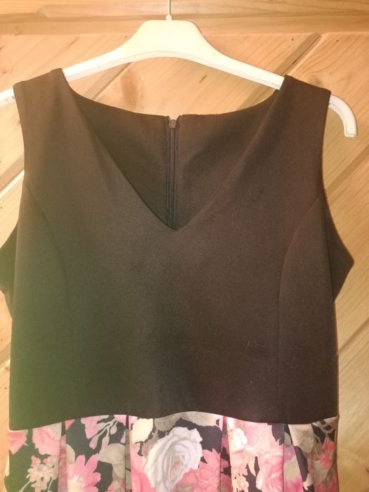 Sukienka bombka w kwiaty