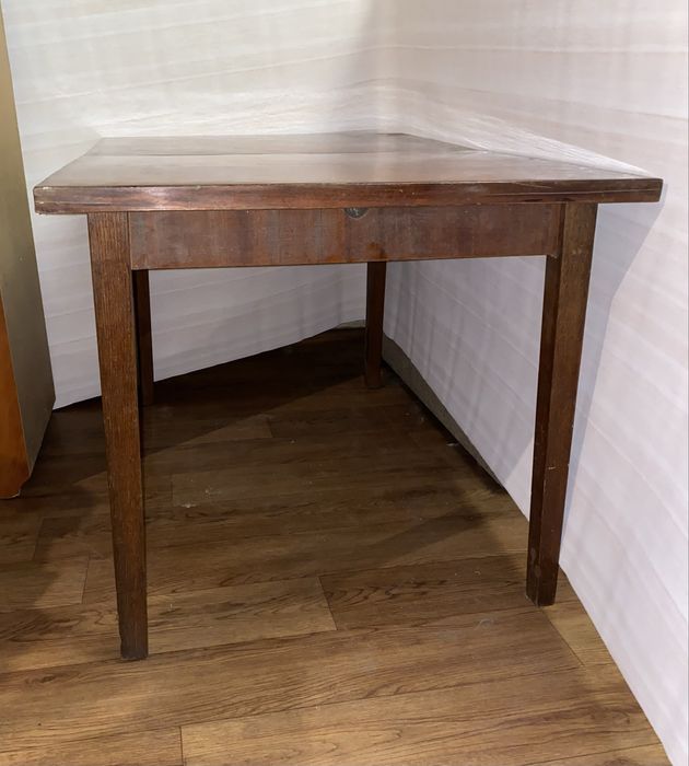 Раскладной обеденный стол