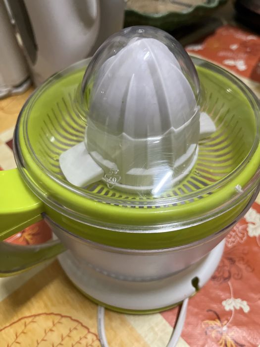 Espremedor elétrico Ufesa Activa com tampa e filtro