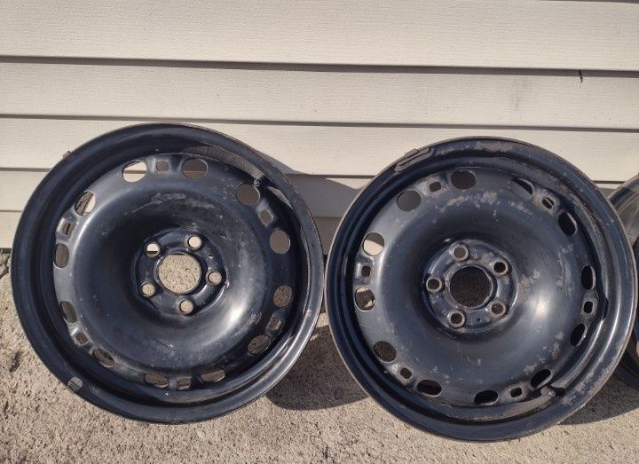 Kask,skórzana kamizelka    felgi stalowe  5x100 15