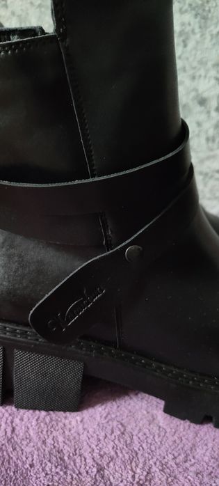 Продам женские кожаные ботинки