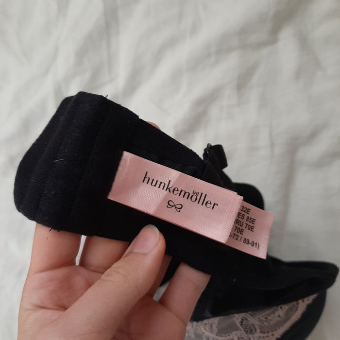 Czarny pudroworóżowy stanik biustonosz hunkemöller 70E