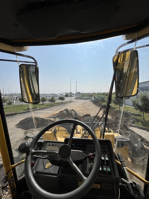 Екскаватор навантажувач komatsu wb98a 2003 року