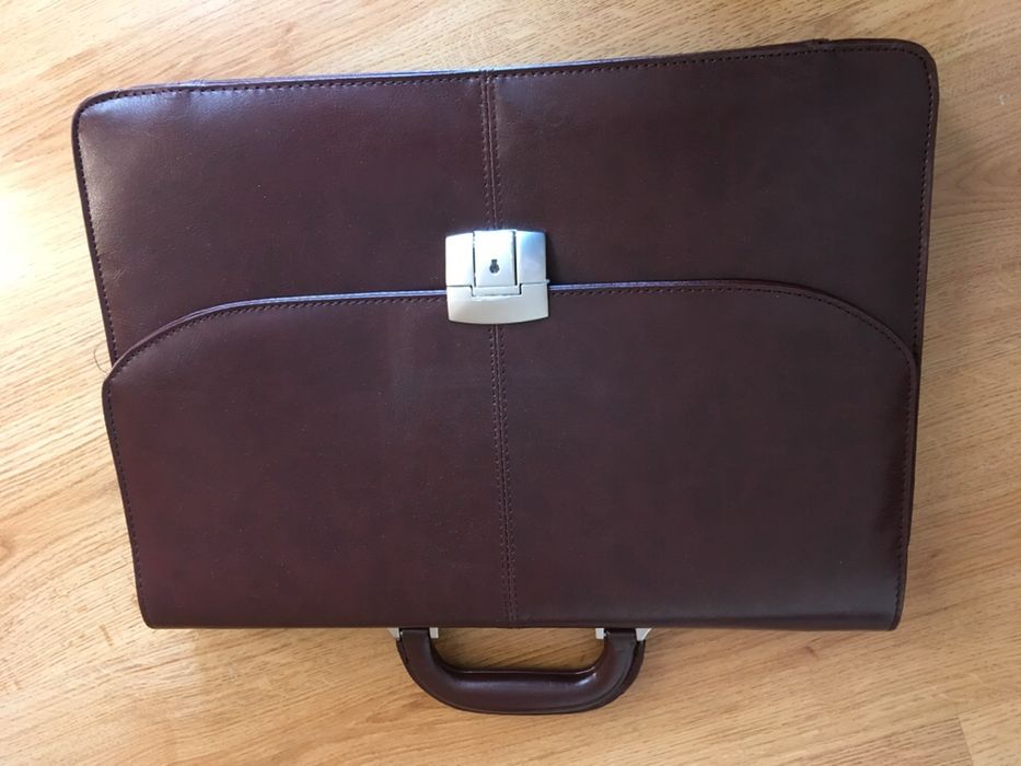 Aktówka, teczka, nowa, nieużywana to