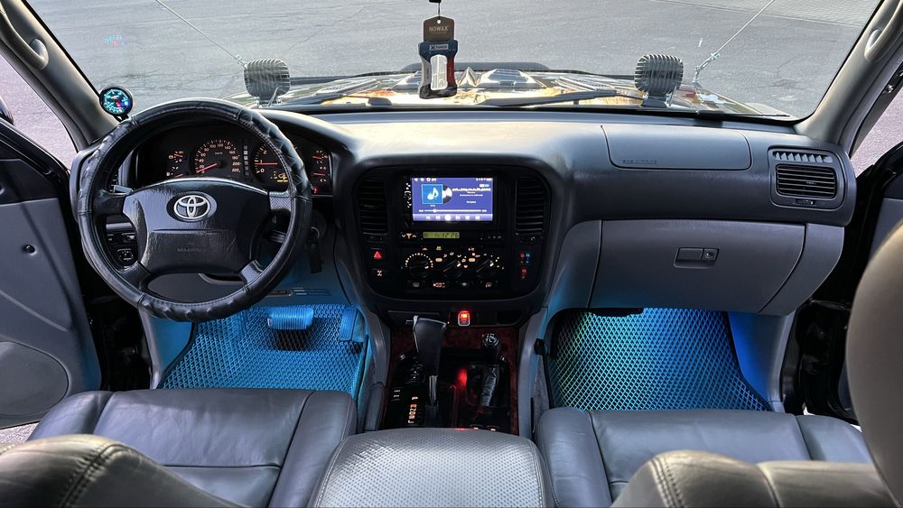 Toyota Land Cruiser 100 4.7 off-road