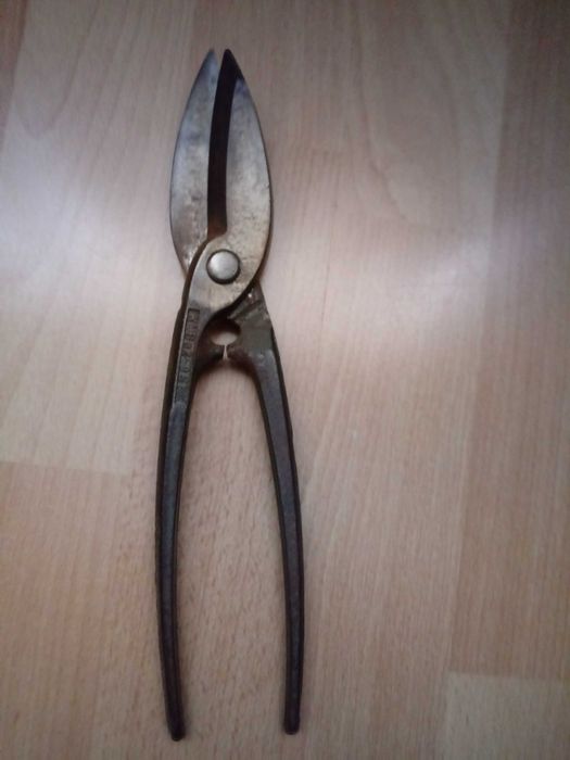 Narzędzia z PRL  i kleszcze do blachy