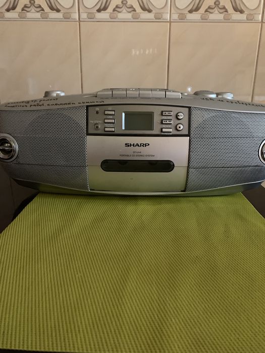 Магнитола SHARP  ,виробник Японія