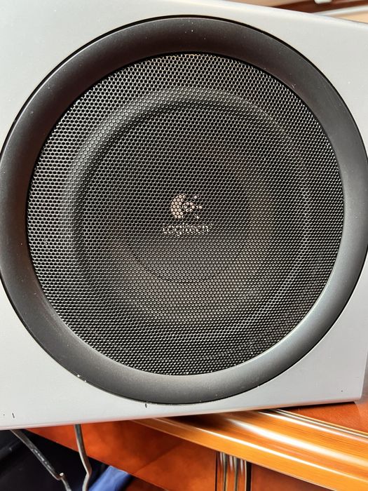 Колонка сабвуфер logitech