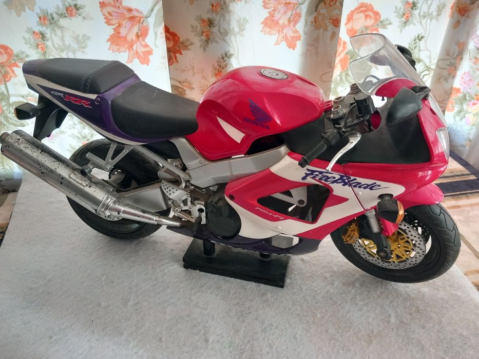 Mota de colecção gigante escala 1/6