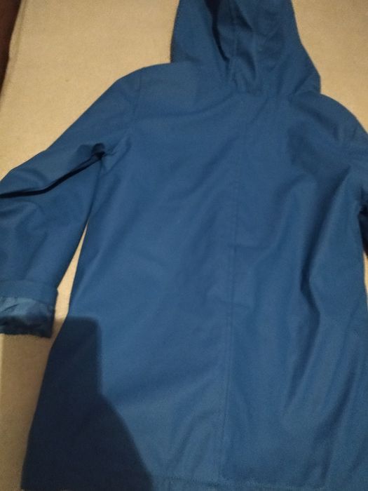 Kurtka  przeciwdeszczowa  7-8lat