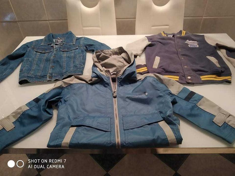 Vendo roupas de menino