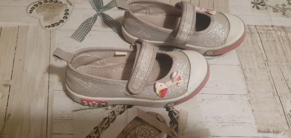 Buty kapcie baleriny r. 27 cocodrillo dziewczynie srebne