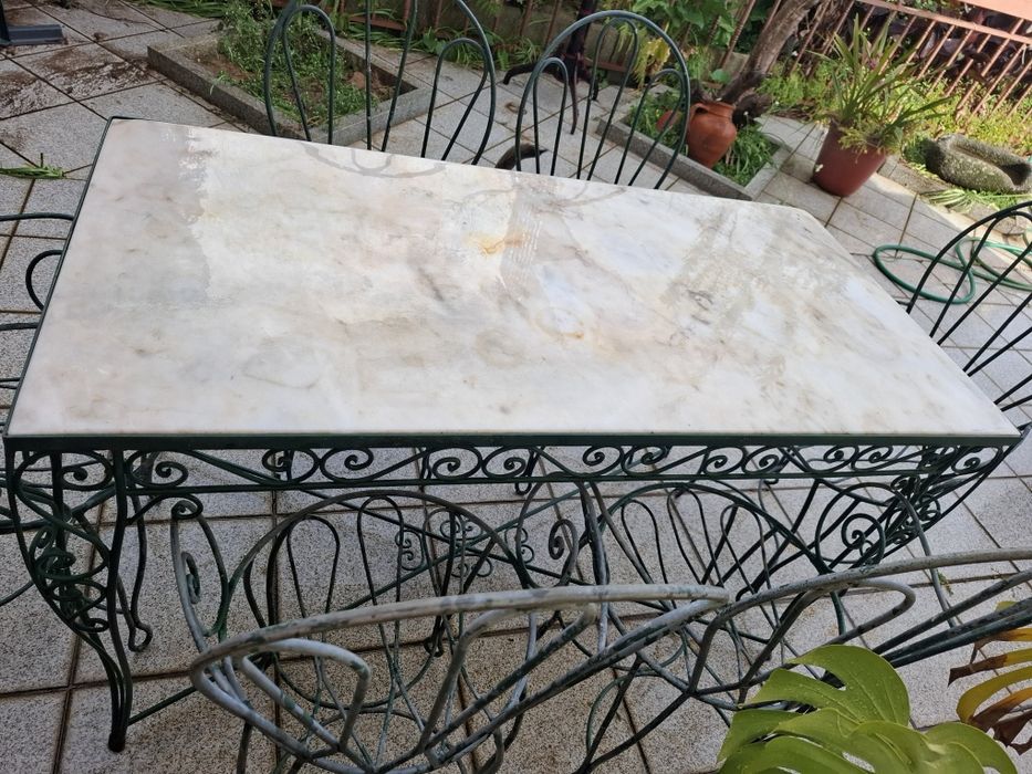 Mesa em ferro forjado com 6 cadeiras