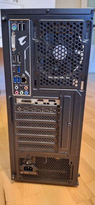 Komputer i5 ram16 gtx1650 monitor24