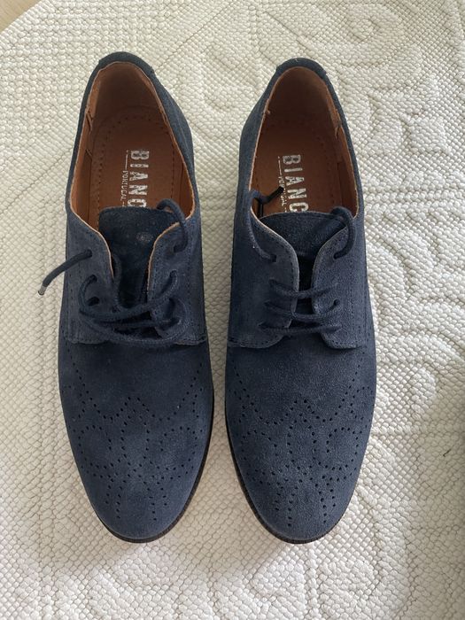 Vendo saoatos azuis , estao novos