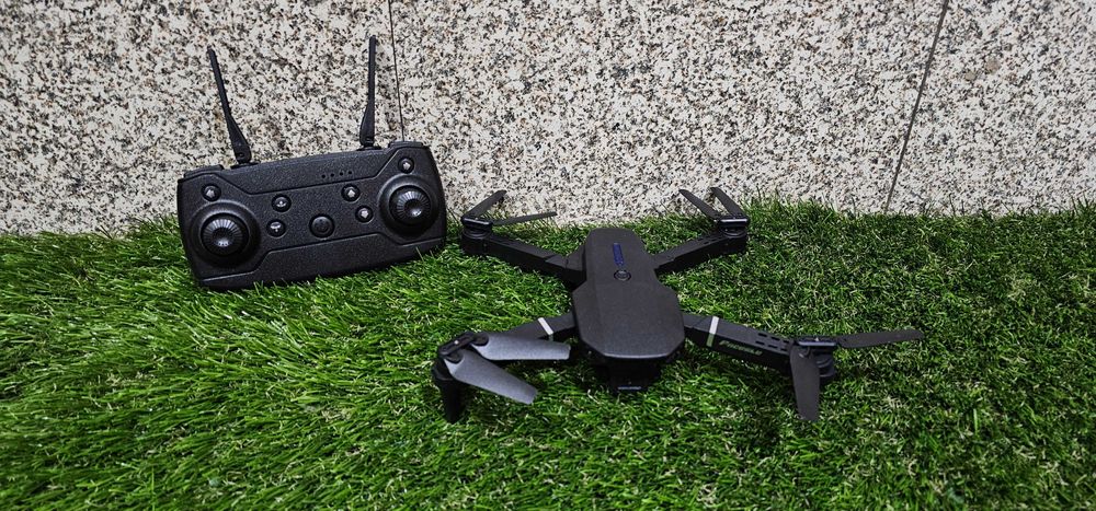 Drone E88 2.4 GHz with New Remote Control64284997745921122