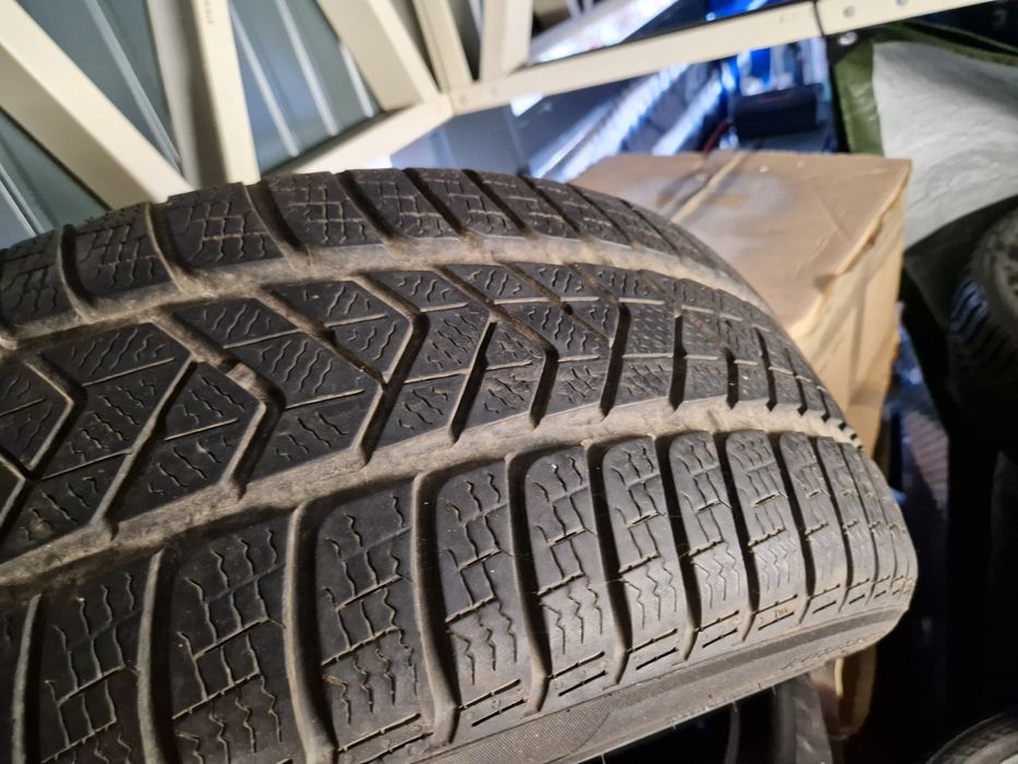 Opony zimowe 245/45R19 Pirelli 2szt