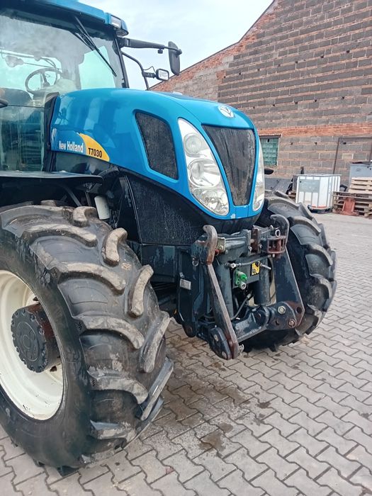 New holland T7030