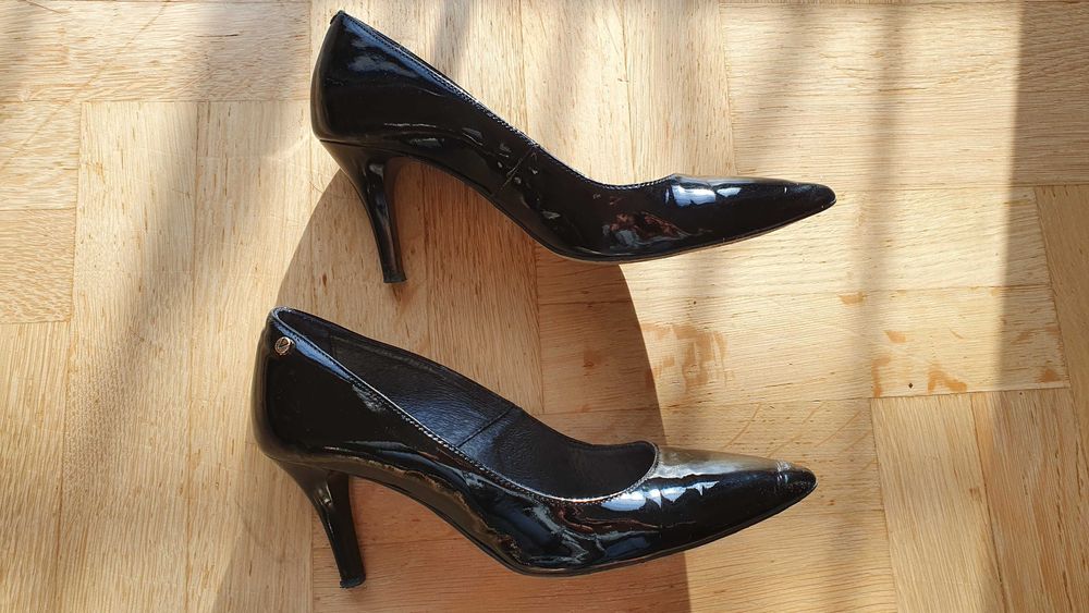 Czarne lakierowane szpilki Venezia rozmiar 40