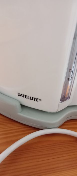 Czajnik bezprzewodowy Satellite 1,7 litra 2200 Watt 1997 rok NOWY