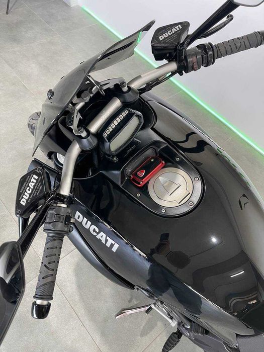 Мотоцикл Ducati diavel 1200