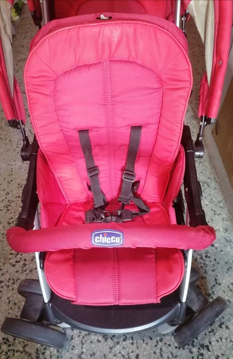 Carrinho de gémeos com 1 ovo