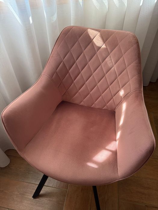 Cadeirão Rosa em Veludo