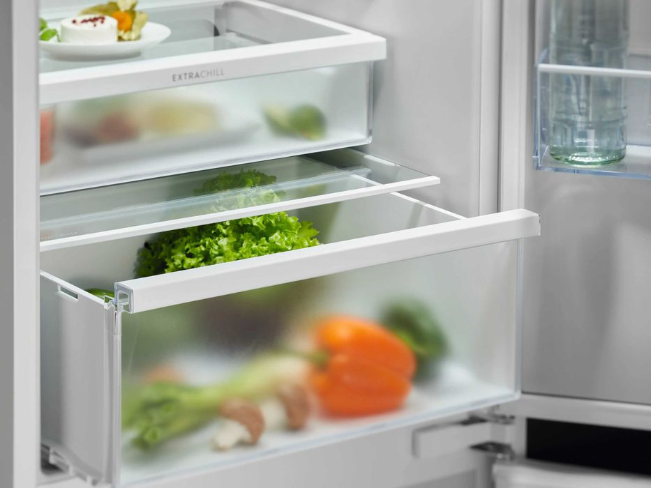 Lodówka Electrolux LNG7TE18S Zamrażarka No Frost 177,2cm