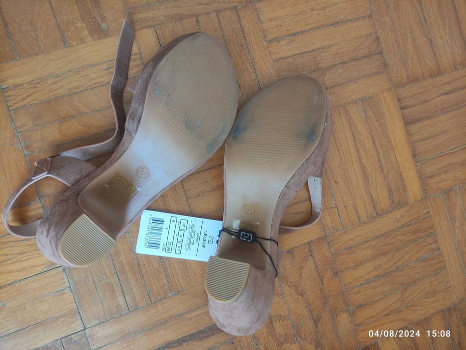 Sandálias novas 37
