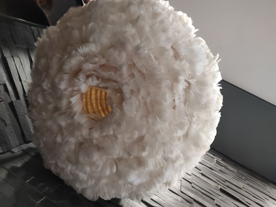 Candeeiro de penas branco